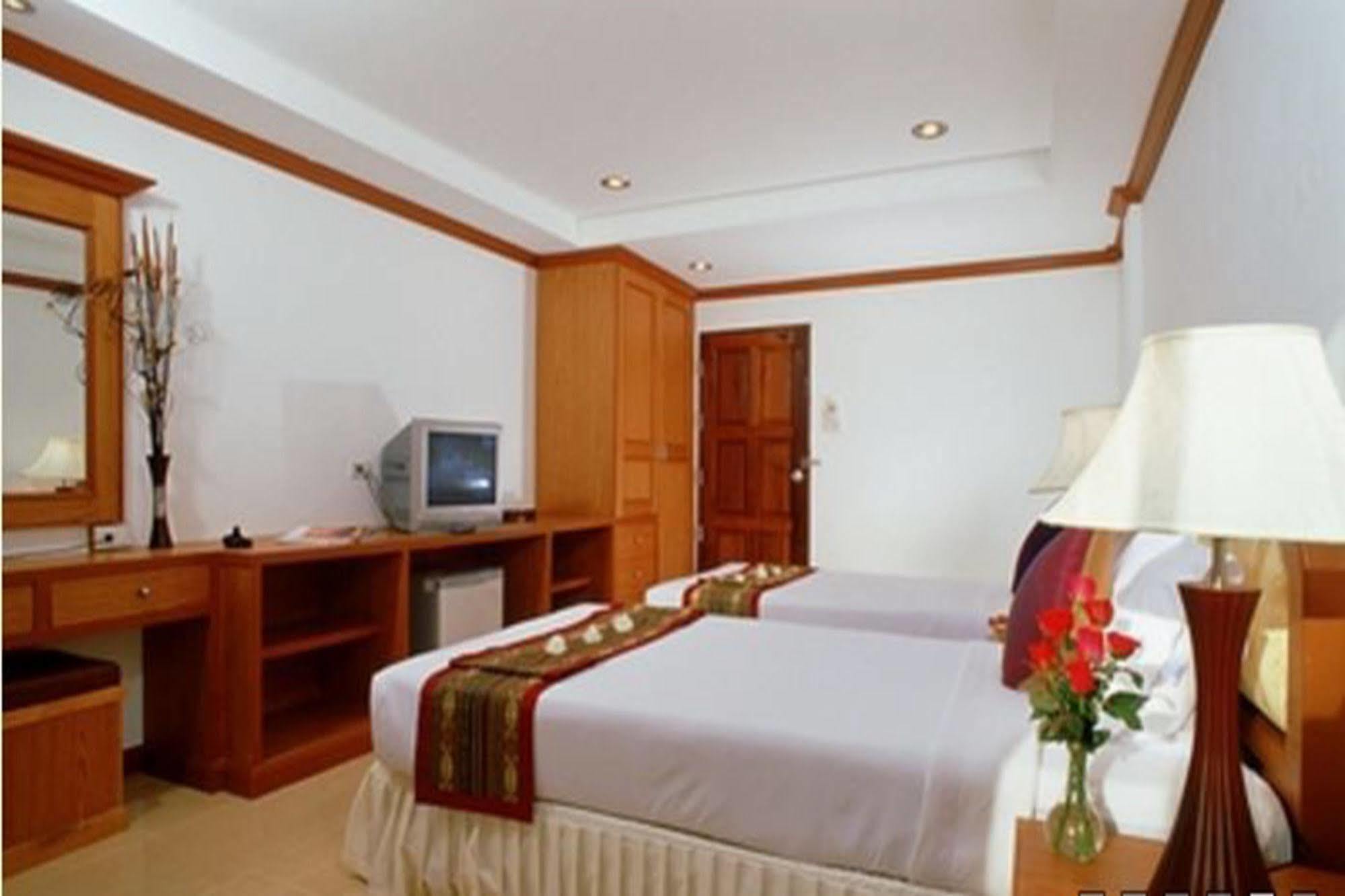 Grand Sea View Beach Resotel Lipa Noi Esterno foto