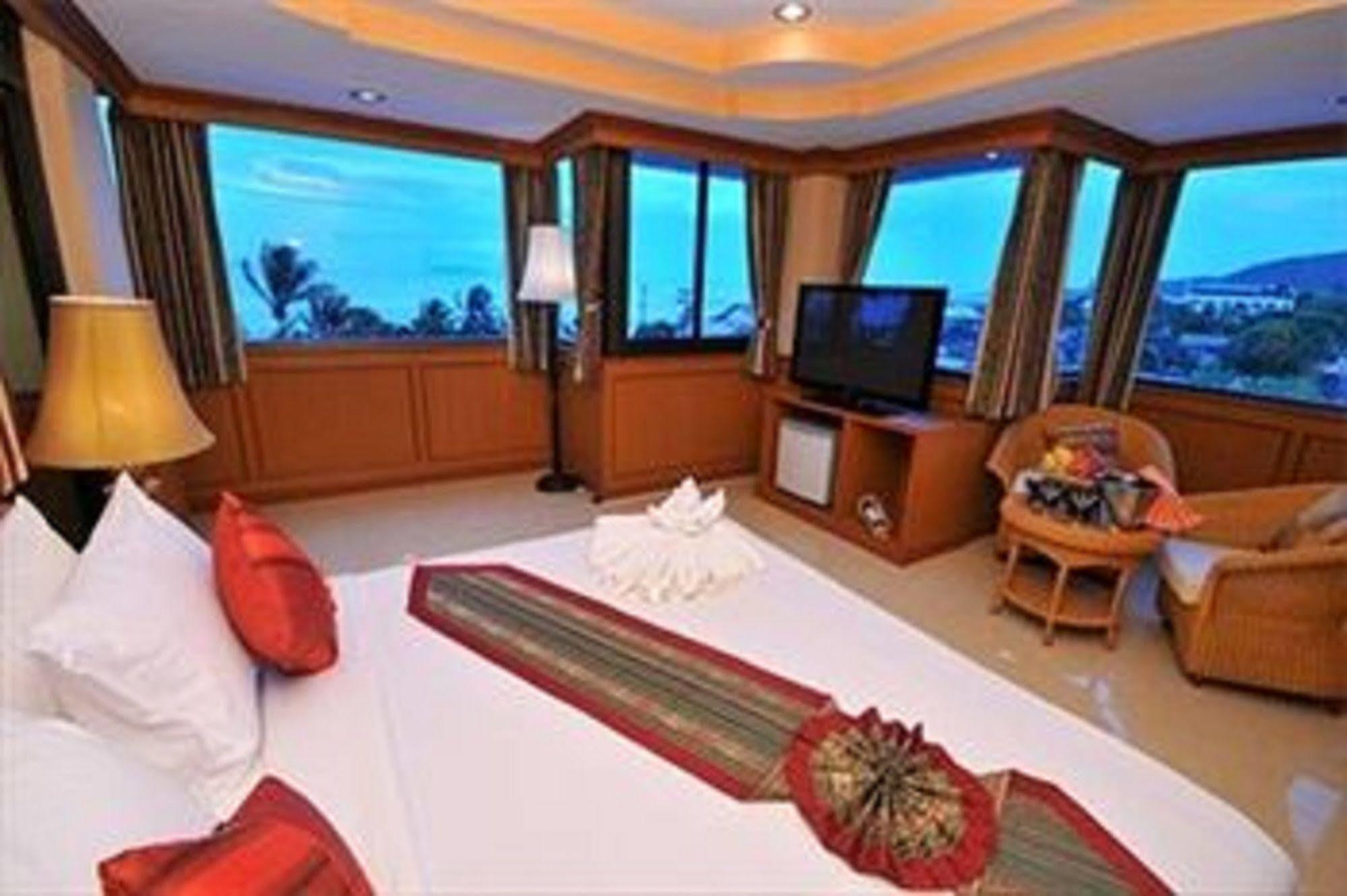 Grand Sea View Beach Resotel Lipa Noi Esterno foto