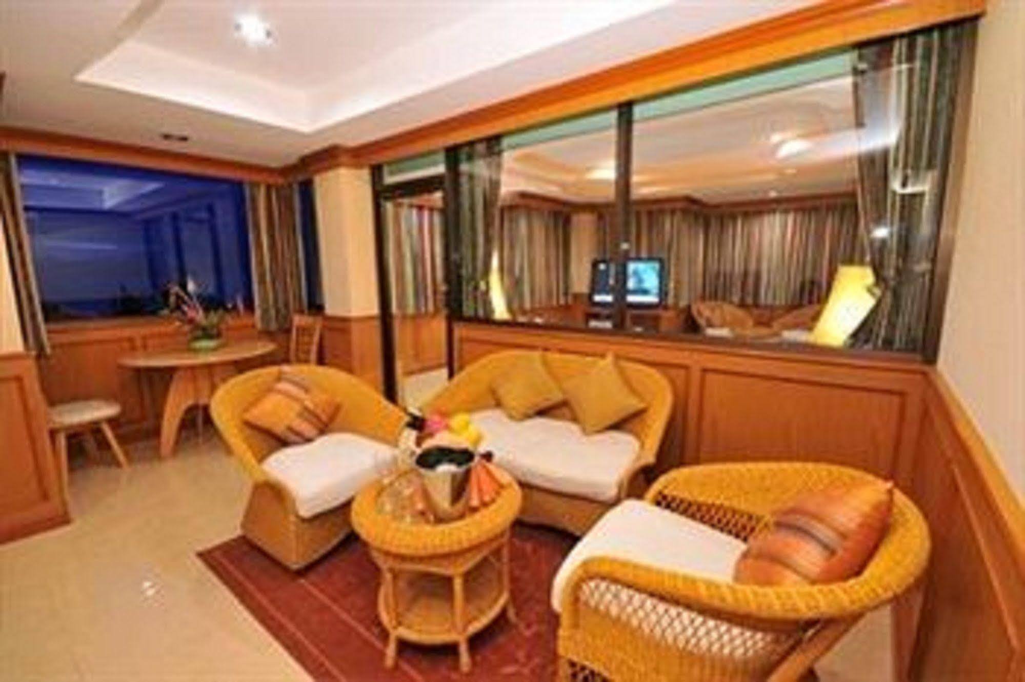 Grand Sea View Beach Resotel Lipa Noi Esterno foto
