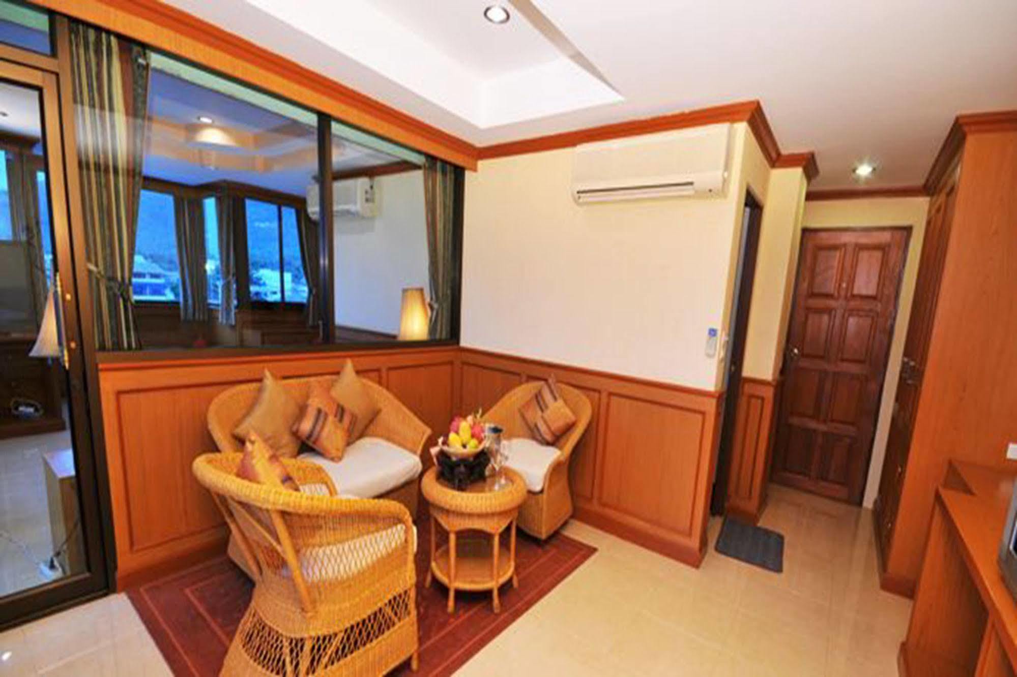 Grand Sea View Beach Resotel Lipa Noi Esterno foto