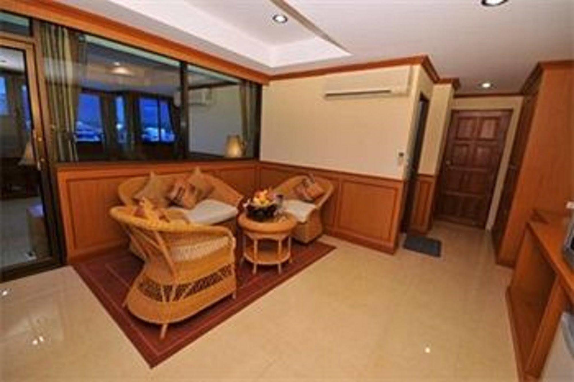 Grand Sea View Beach Resotel Lipa Noi Esterno foto