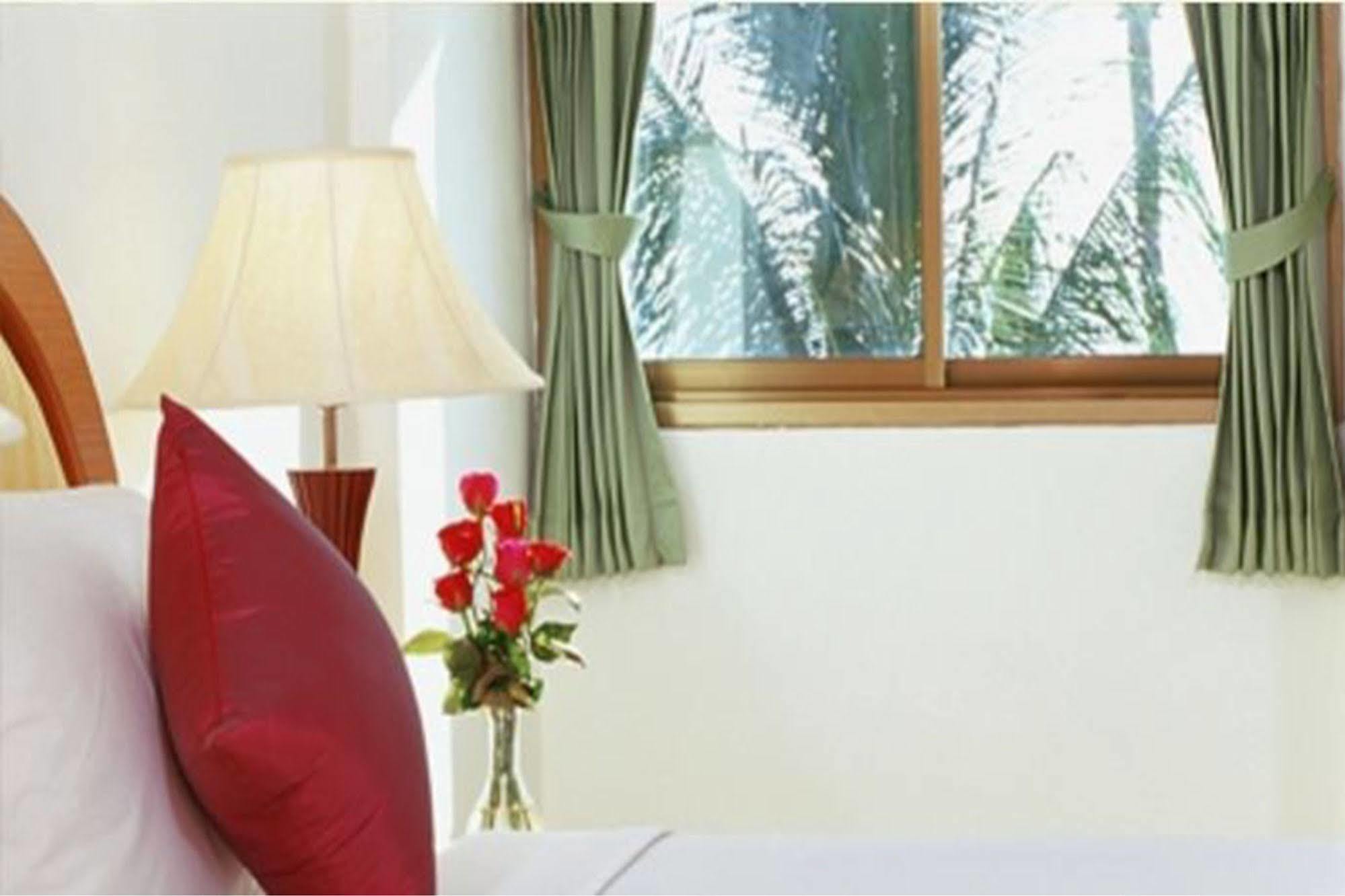 Grand Sea View Beach Resotel Lipa Noi Esterno foto