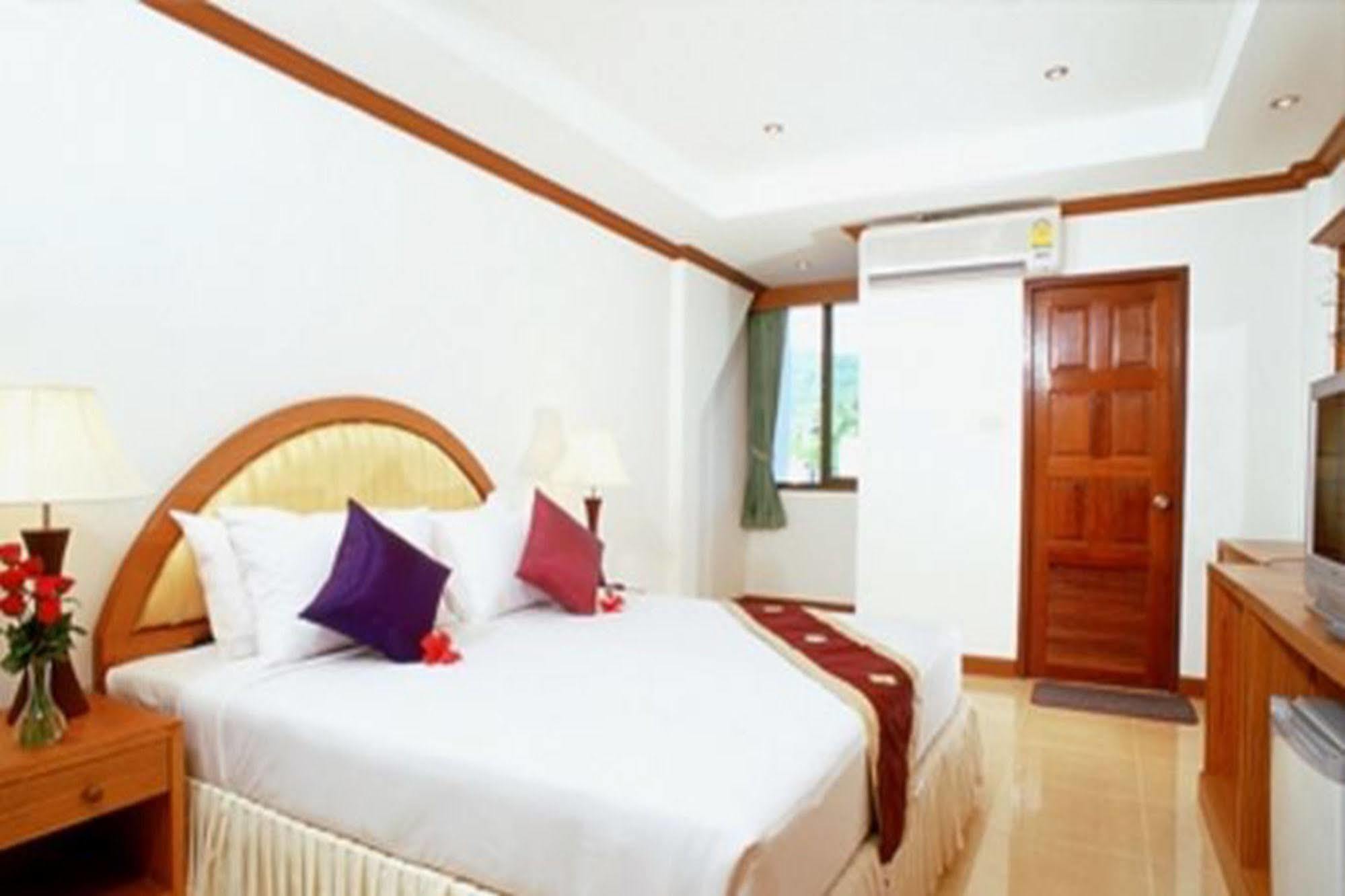Grand Sea View Beach Resotel Lipa Noi Esterno foto