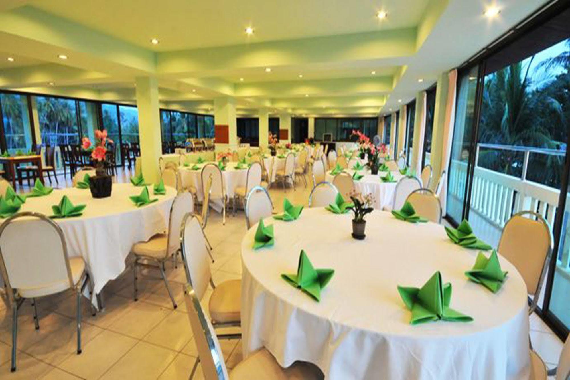 Grand Sea View Beach Resotel Lipa Noi Esterno foto
