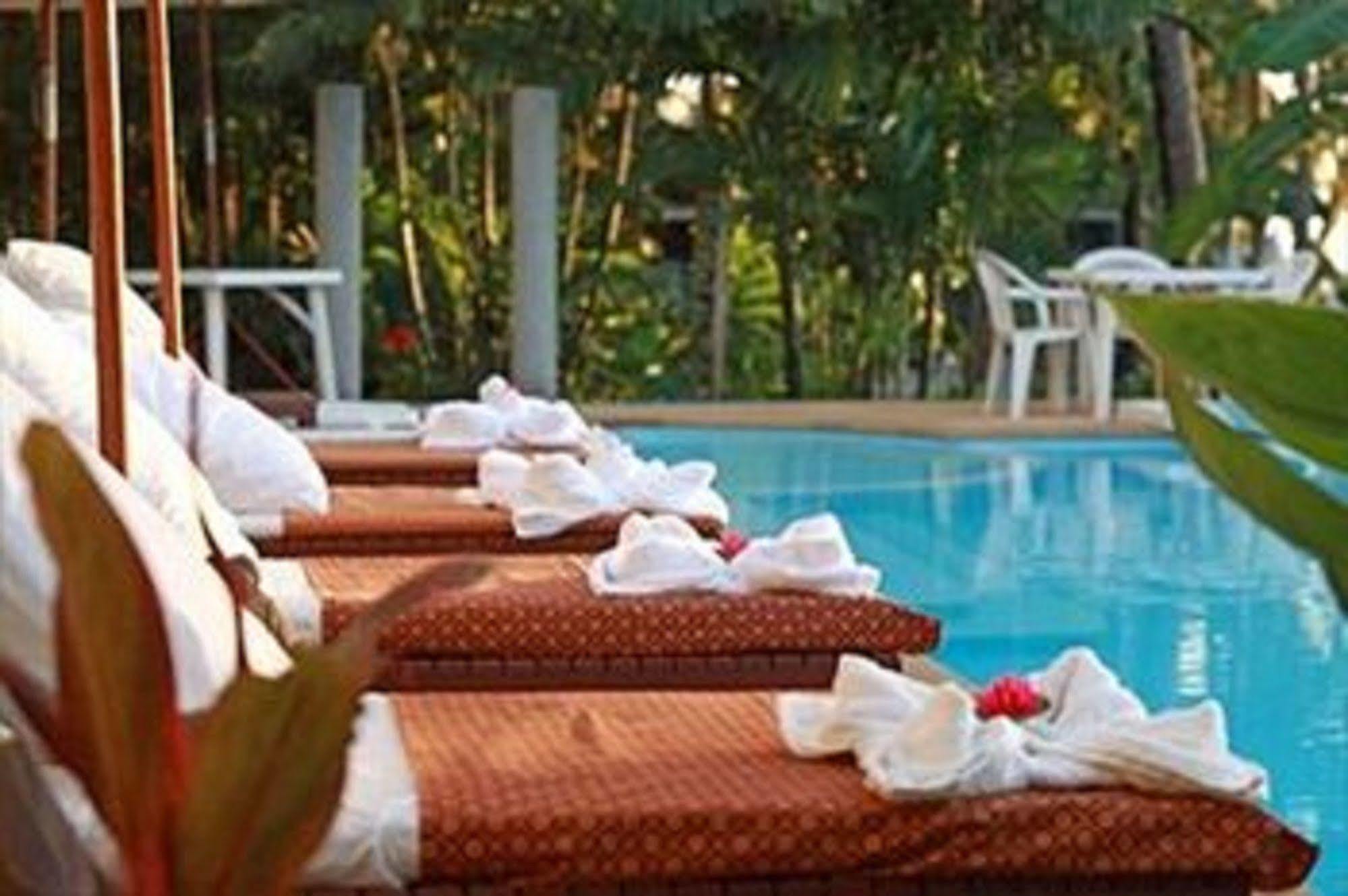 Grand Sea View Beach Resotel Lipa Noi Esterno foto